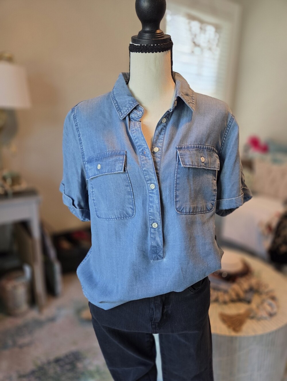 Universal Thread Chambray Henley Pullover | Size Medium